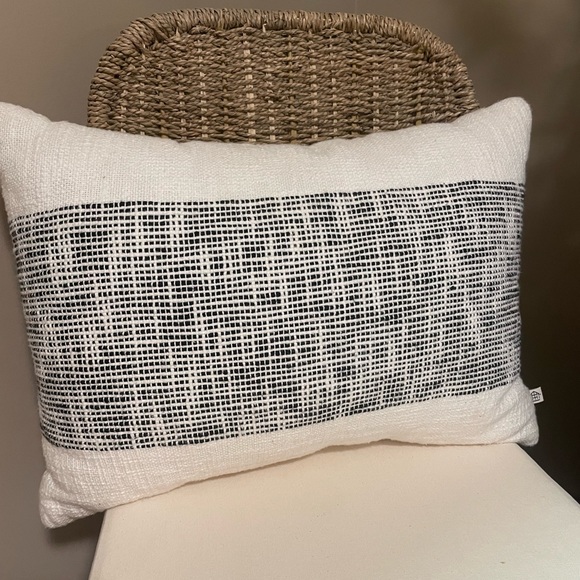 Hearth & Hand Accents Hearth And Hand With Magnolia Lumbar Throw